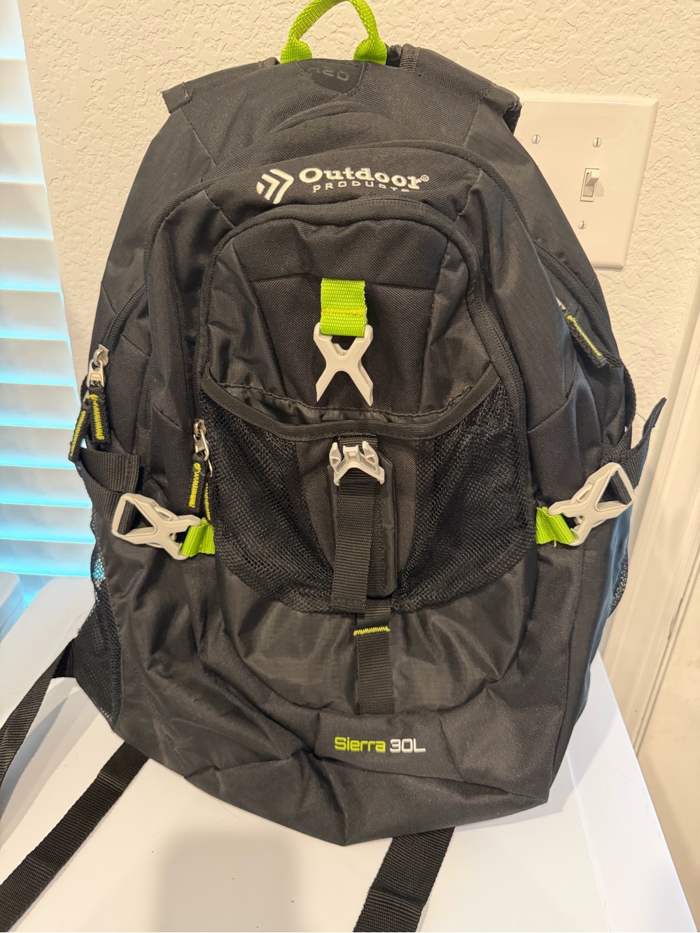 Sierra 30L Black & Lime Backpack Outdoor Products